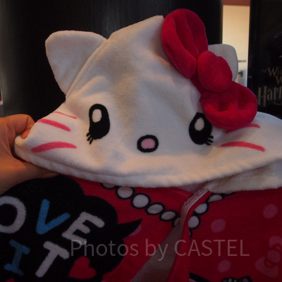 ハローキティフード付きタオル