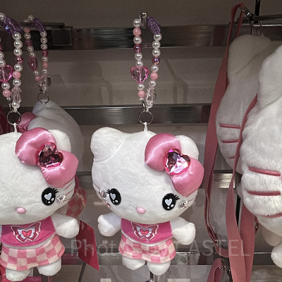 キティのぬいぐるみキーチェーン