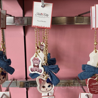 ハローキティリアル猫バックチャーム