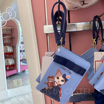 ハローキティリアル猫パスケース