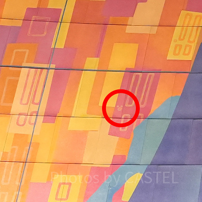 モンスターズインクの隠れミッキー：屋内のQラインの天井