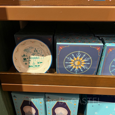 香港ディズニーアナ雪グッズ:アレンデールモチーフ飾り皿
