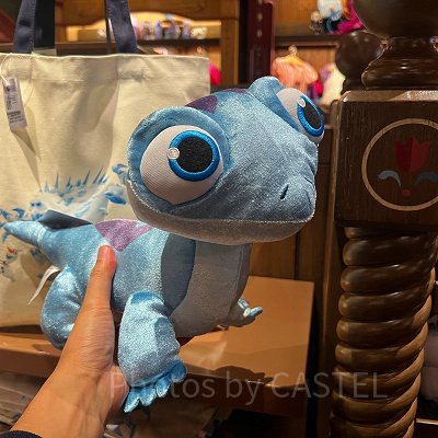 香港ディズニーアナ雪グッズ：ブルーニのぬいぐるみ
