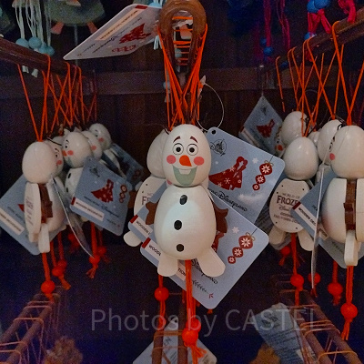 香港ディズニーアナ雪グッズ：オラフの木製人形