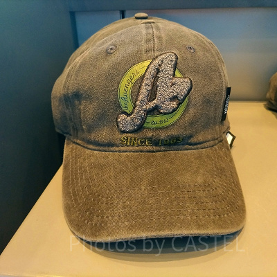 香港ディズニーマーベルグッズ:アベンジャーズのキャップ(深緑)