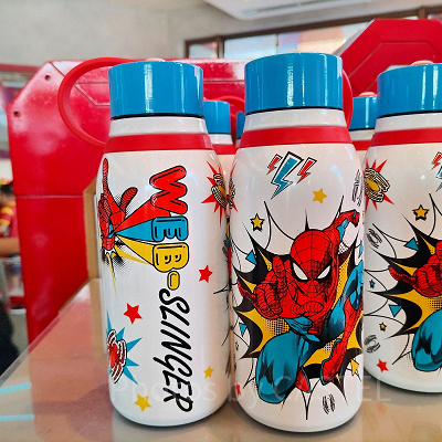 香港ディズニーマーベルグッズ:コミック版スパイダーマンのドリンクボトル
