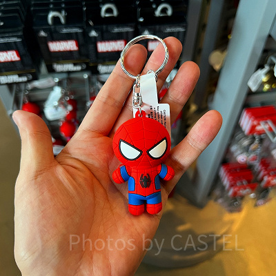 香港ディズニーマーベルグッズ：スパイダーマンのリング付マスコットキーチェーン