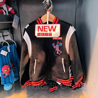 香港ディズニーマーベルグッズ:スパイダーマンのスタジャン