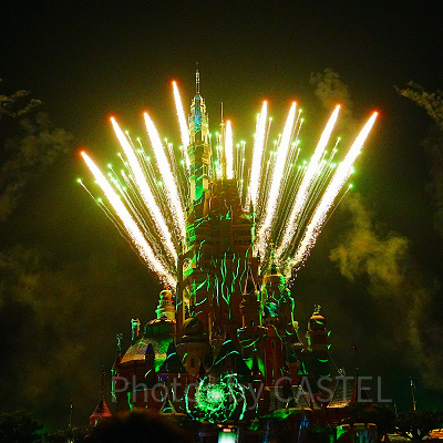 香港ディズニー夜のキャッスルショー：モーメンタス悪役のシーン