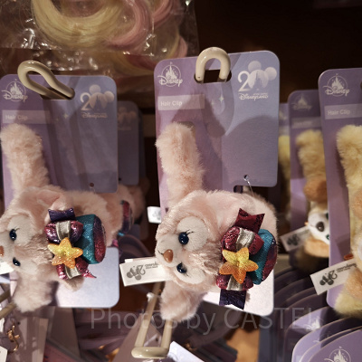 香港ディズニー20周年「ダッフィー＆フレンズ・グランドセレブレーショングッズ」：リーナベルのヘアバンスクリップ