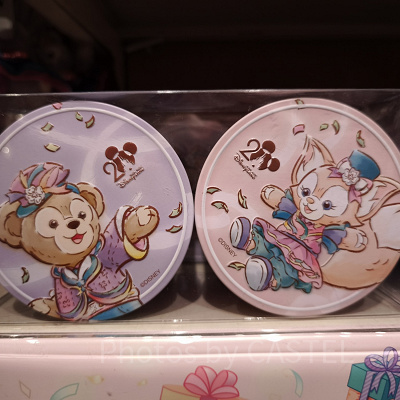 香港ディズニー20周年「ダッフィー&フレンズ・グランドセレブレーショングッズ」:クッキー丸缶