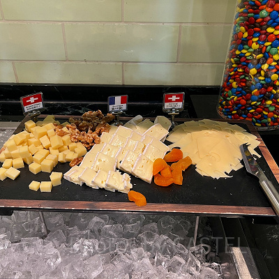 香港エンチャンテッドガーデンレストラン:世界各国のチーズ