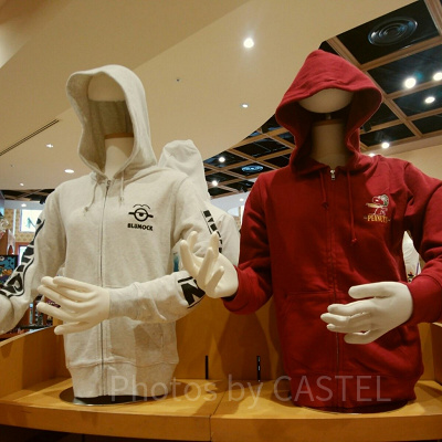 フード付きジップアップパーカー（左：ミニオン、右：スヌーピー）