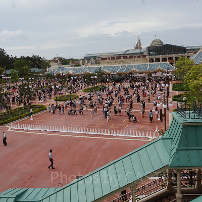 ディズニーランドの入場者数は？