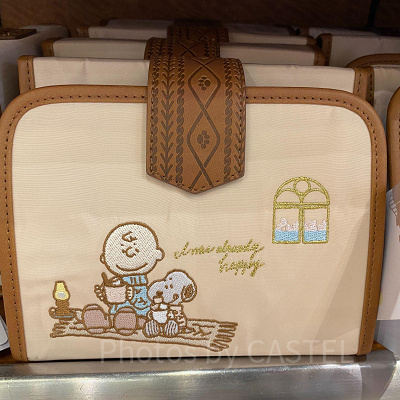 スヌーピーのメイクポーチ／USJクリスマスグッズ2022