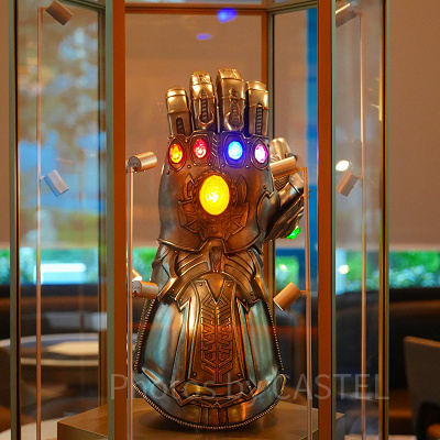 ジ・アーキビストの店内ではサノスのインフィニティガントレットなどが！