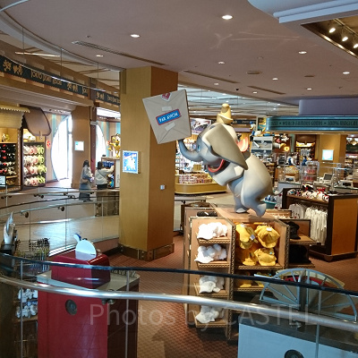 ボン・ヴォヤージュの店内