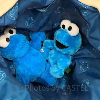 クッキーモンスターのトートバッグの中