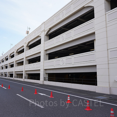 ディズニーの駐車場で車中泊はできる？