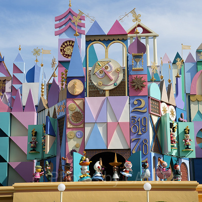 イッツ・ア・スモールワールド