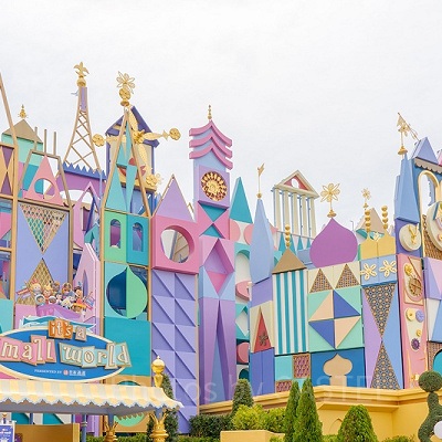 イッツ・ア・スモールワールド