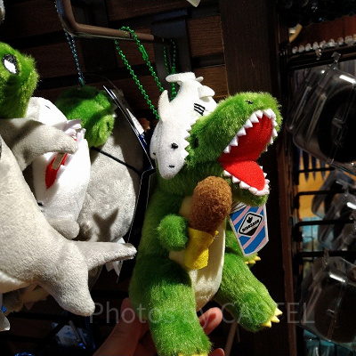 ジョーズ＆ティラノぬいぐるみキーホルダー