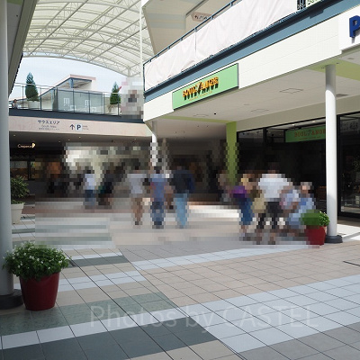 「ジャズドリーム長島」ファッションストリート