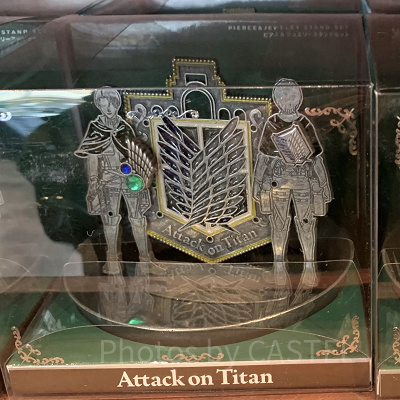 ジュエリースタンド＆ピアスセット〔USJ×進撃の巨人〕