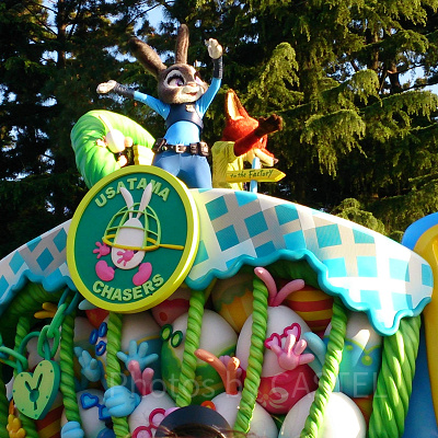 ディズニーランドのパレード「うさたま大脱走！」のジュディとニック