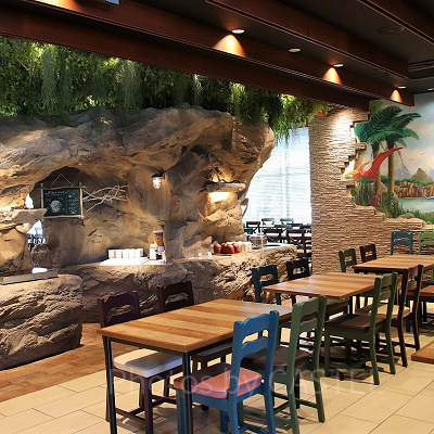 ジュラシックダイナ―内装