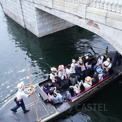 ハーバーに出る直前、右手の壁に注目!