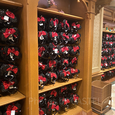 カチューシャは品薄状況（2022年4月2日撮影）