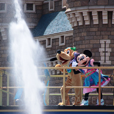 大量に放出される水