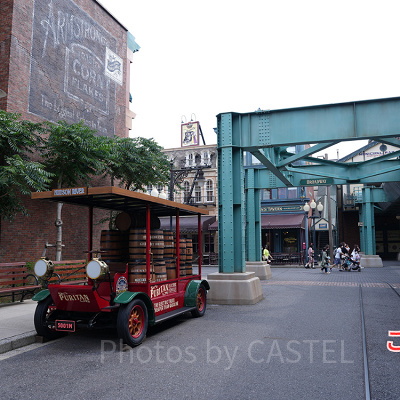 高架が終わる端っこを目指して歩きましょう