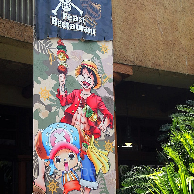 ワンピースグッズを身に着けてレストランに行こう！