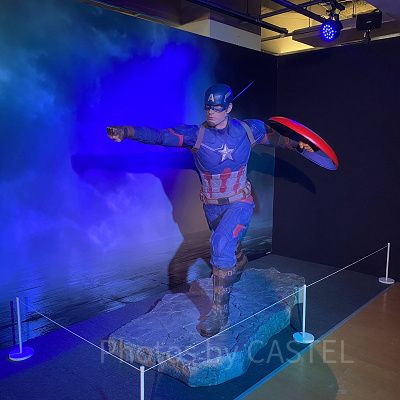 キャプテン・アメリカの等身大スタチュー