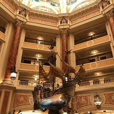 ホテルミラコスタのロビー