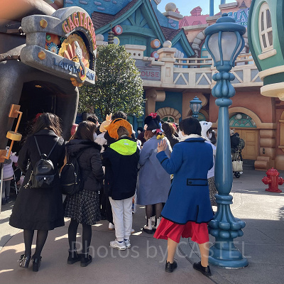 ディズニーランド混雑状況の現地レポート：トゥーンタウン はガチャが人気