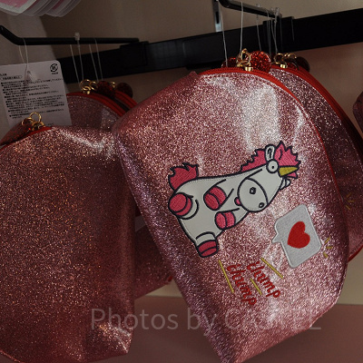 Love！FLUFFYのグリッターポーチ