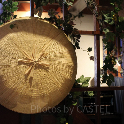 ルパン三世リストランテ・アモーレ　店内にかけけられた五エ門の笠