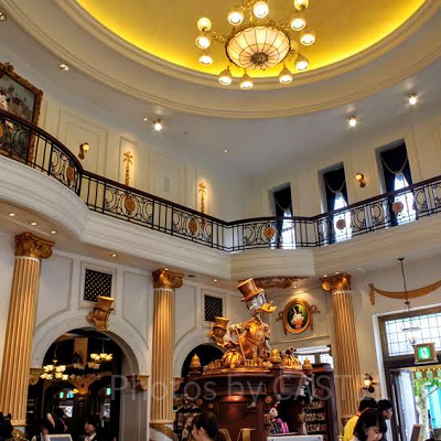 豪華な百貨店エリア