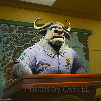 ボゴ署長の後ろの地図（上海ディズニーランドで撮影）