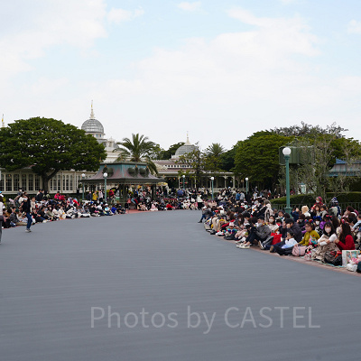 3月ディズニーランド混雑レポ：パレード待ち(15:00頃)