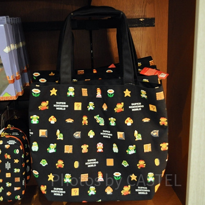 マリオキャラクターの総柄トートバッグ