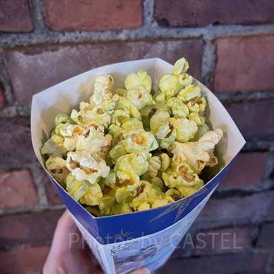 抹茶ホワイトチョコ味のポップコーン