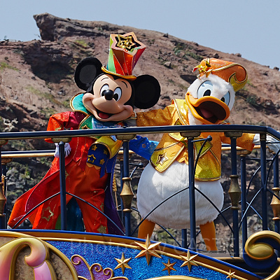 レッツ・セレブレイト・ウィズ・カラーのミッキーとドナルド