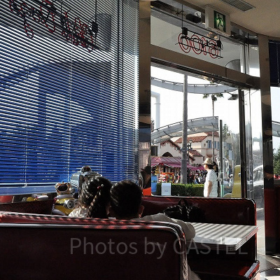 USJのメルズドライブイン店内