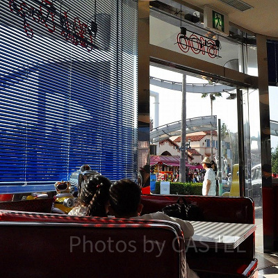 メルズドライブイン店内