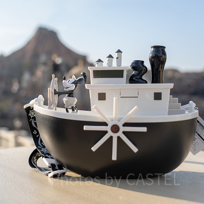 蒸気船ウィリーでスクリーンデビューしたミッキーとミニー