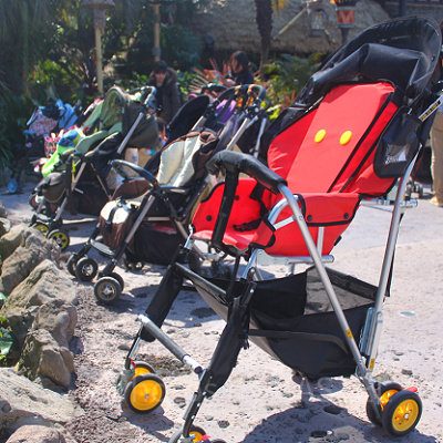 ミッキーデザインのベビーカー